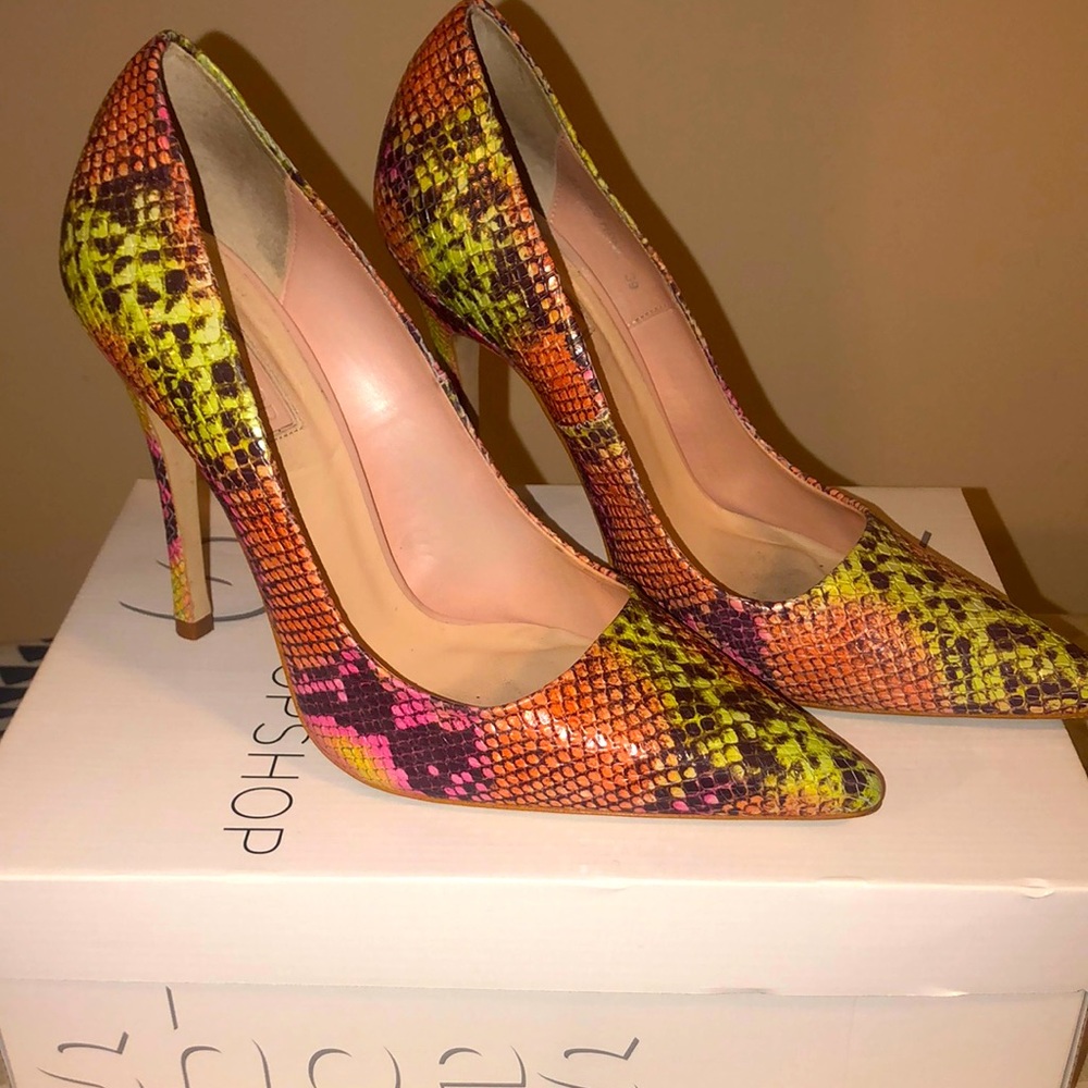Beautiful Snakeskin Leather Top Shop Heels - Women’s 8.5 - Multi Colored pumps
